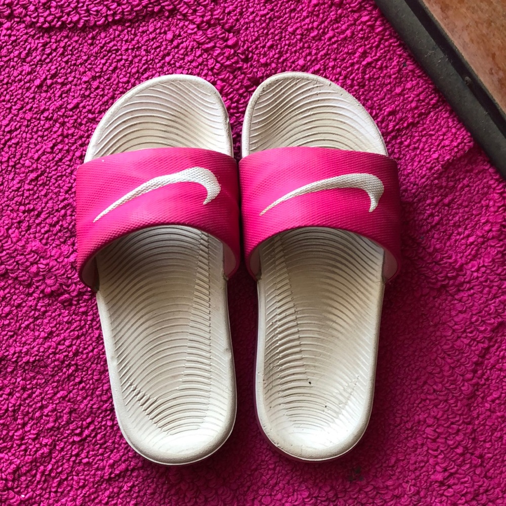 Nike slides